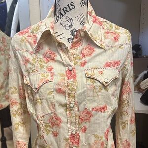 Lucky Brand Cream Western themed blouse with yoke detailing and snap buttons.